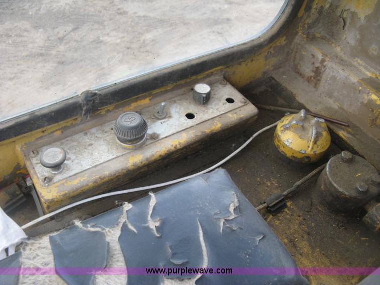 image for item K8696 1980 Caterpillar 910 wheel loader