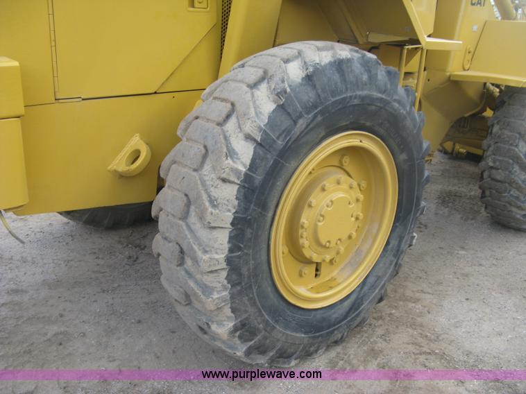 image for item K8696 1980 Caterpillar 910 wheel loader