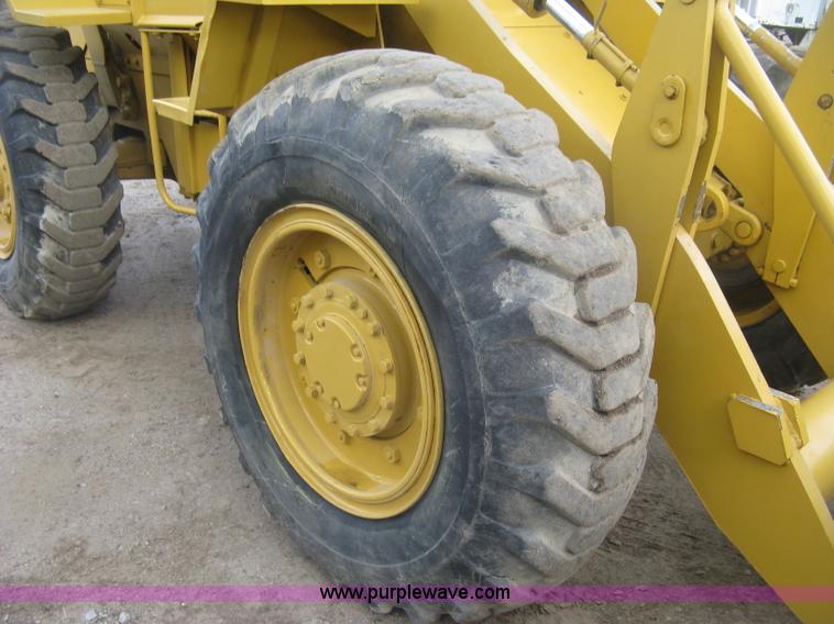 image for item K8696 1980 Caterpillar 910 wheel loader