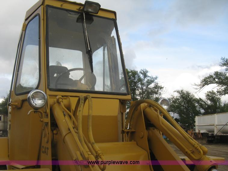 image for item K8696 1980 Caterpillar 910 wheel loader