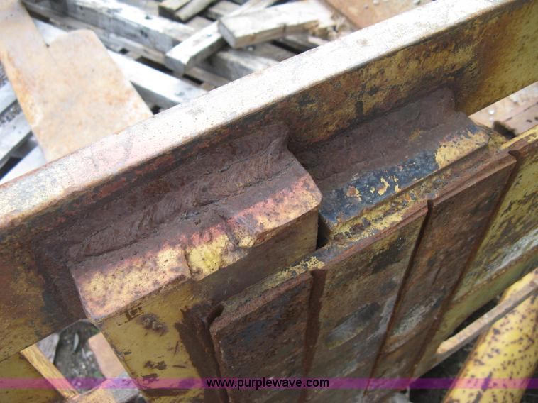 image for item K8696 1980 Caterpillar 910 wheel loader