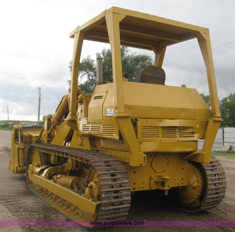 image for item K8697 Caterpillar 977L track loader