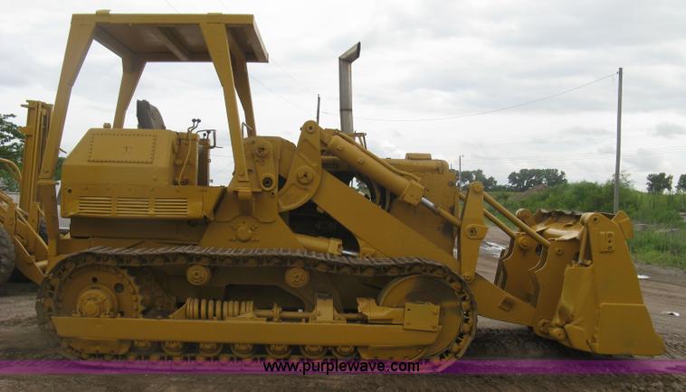 image for item K8697 Caterpillar 977L track loader