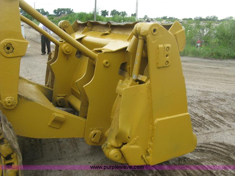 image for item K8697 Caterpillar 977L track loader