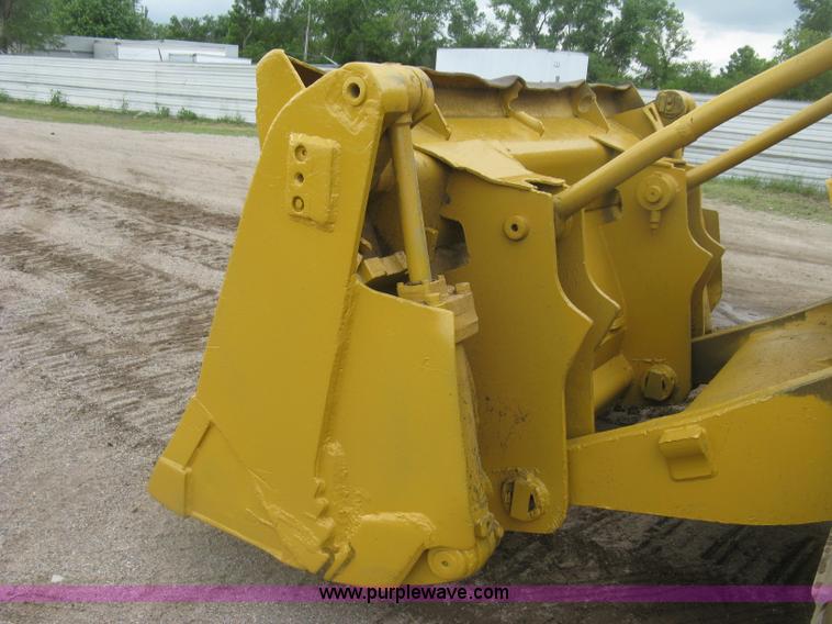 image for item K8697 Caterpillar 977L track loader