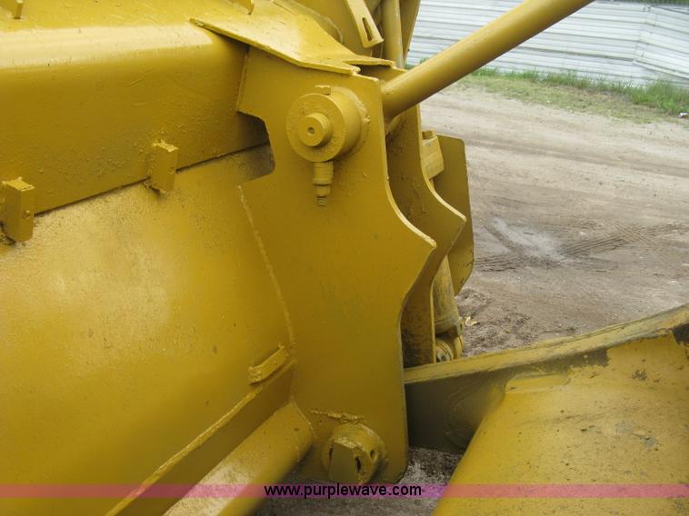 image for item K8697 Caterpillar 977L track loader
