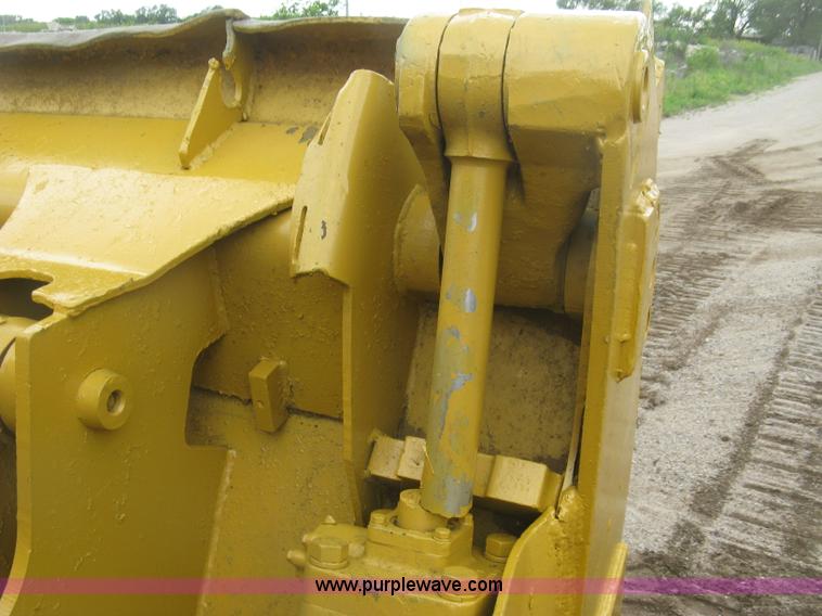 image for item K8697 Caterpillar 977L track loader