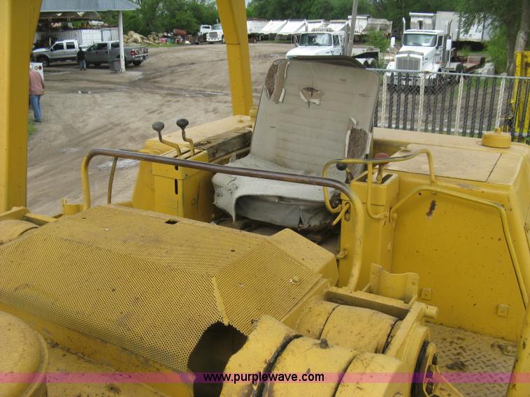 image for item K8697 Caterpillar 977L track loader
