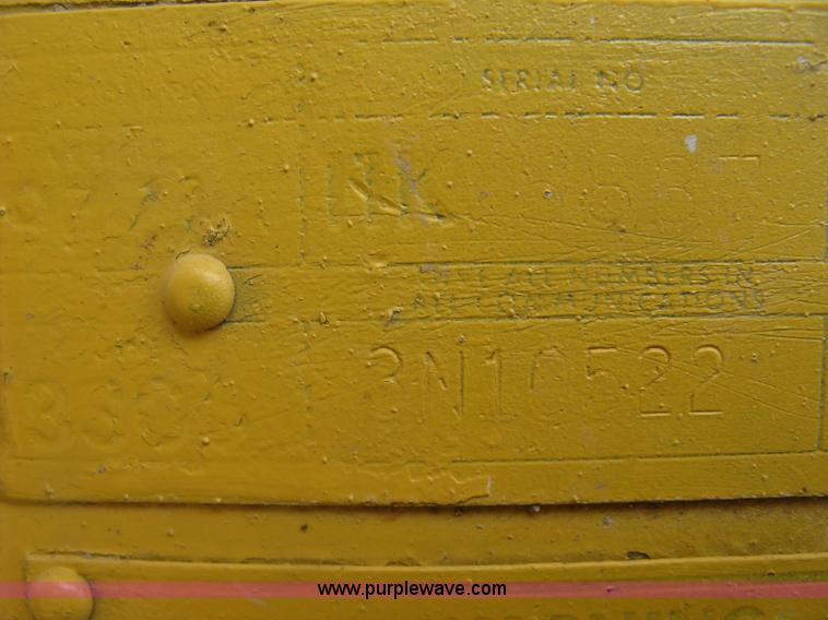 image for item K8697 Caterpillar 977L track loader