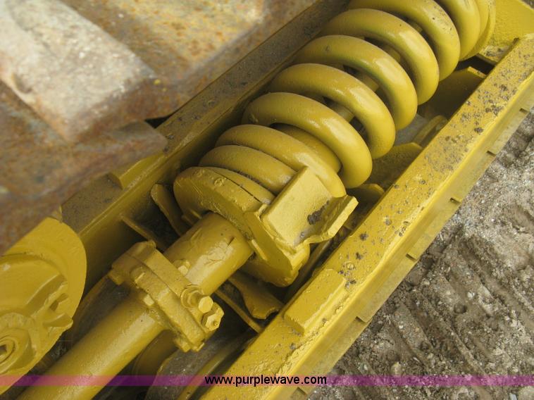 image for item K8697 Caterpillar 977L track loader