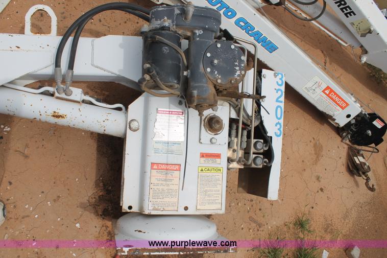 image for item BJ9482 Auto Crane 3203 service crane
