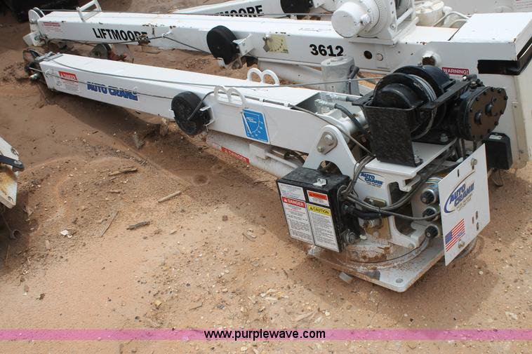 image for item BJ9483 Auto Crane service crane