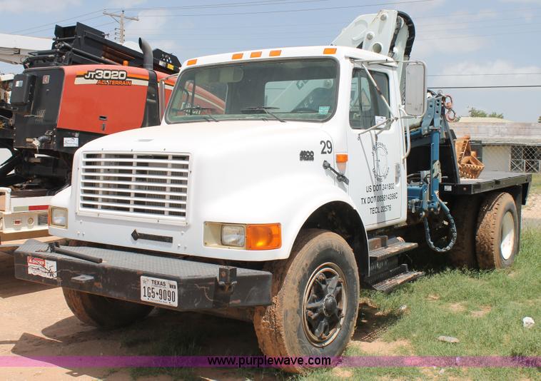 image for item L4262 1994 International 4900 crane truck