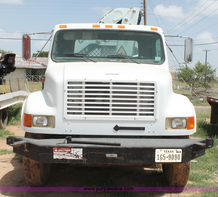 image for item L4262 1994 International 4900 crane truck