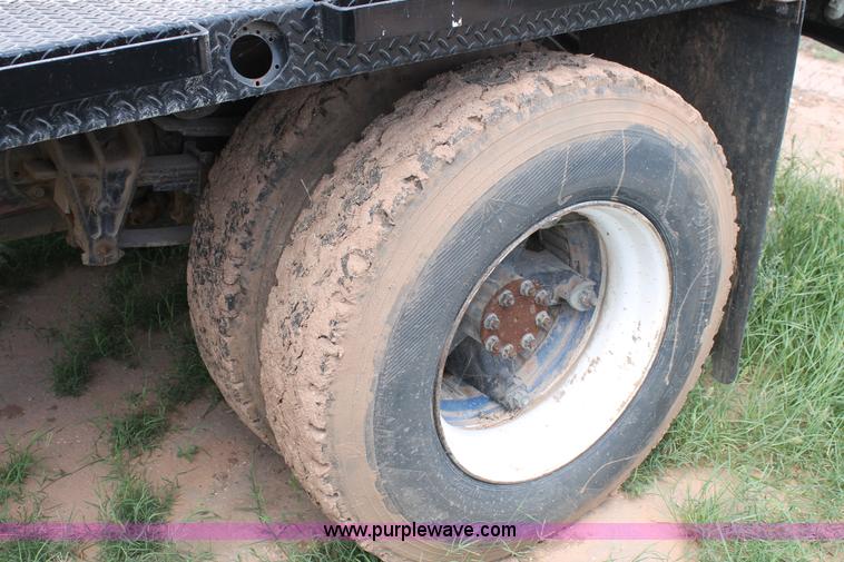 image for item L4262 1994 International 4900 crane truck