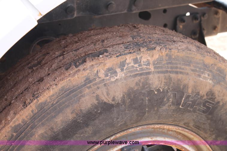 image for item L4262 1994 International 4900 crane truck