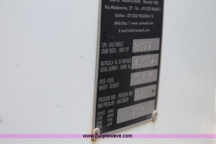 image for item L4262 1994 International 4900 crane truck