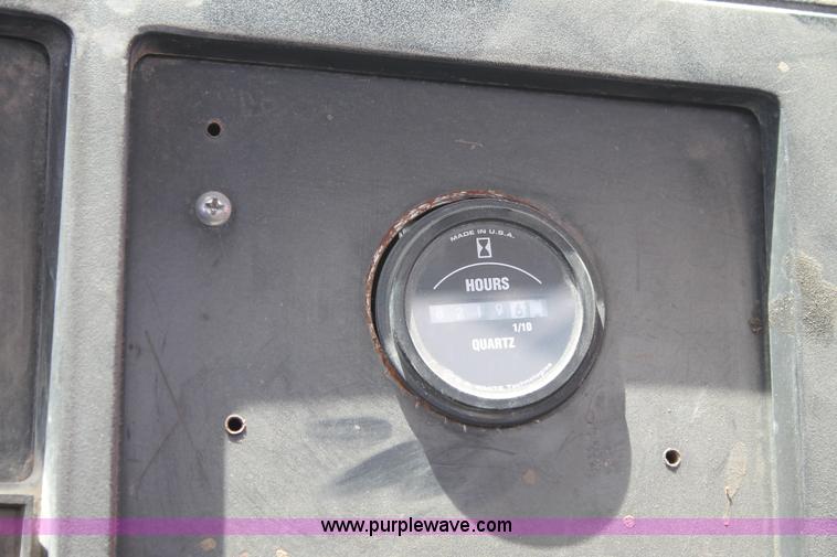 image for item L4262 1994 International 4900 crane truck