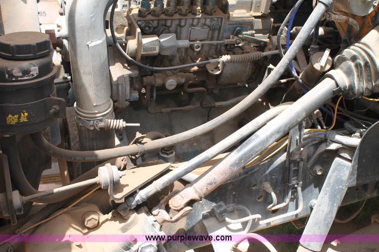 image for item L4262 1994 International 4900 crane truck