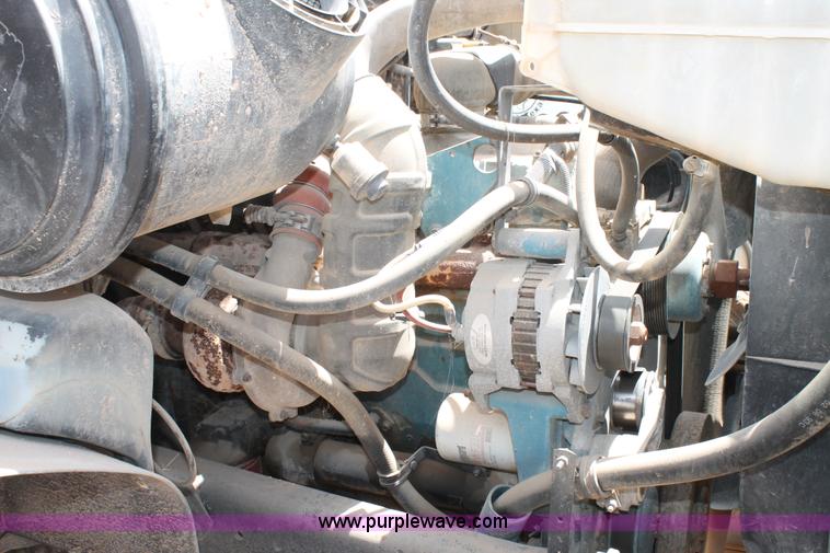 image for item L4262 1994 International 4900 crane truck