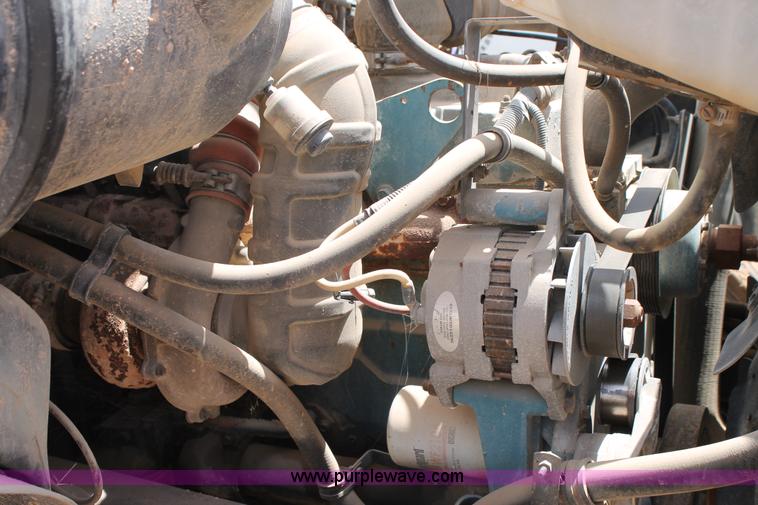 image for item L4262 1994 International 4900 crane truck