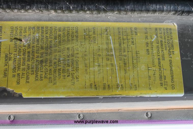 image for item L4262 1994 International 4900 crane truck