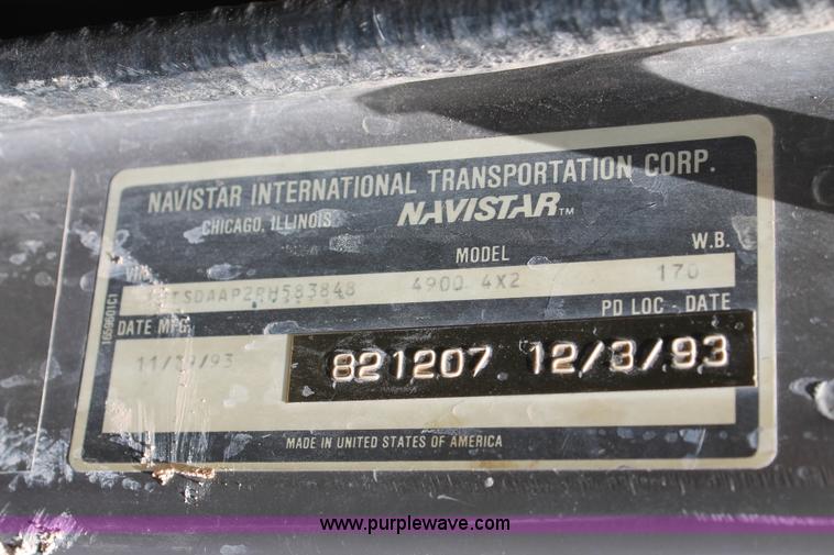 image for item L4262 1994 International 4900 crane truck