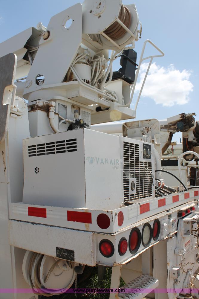 image for item L4264 2000 Chevrolet C8500 digger derrick truck