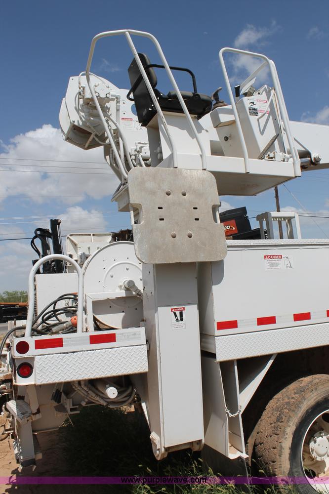 image for item L4264 2000 Chevrolet C8500 digger derrick truck