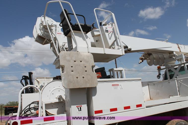 image for item L4264 2000 Chevrolet C8500 digger derrick truck