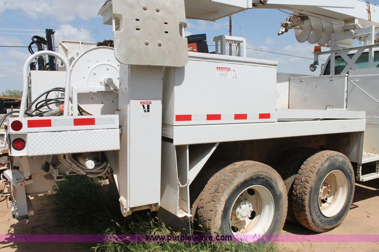 image for item L4264 2000 Chevrolet C8500 digger derrick truck