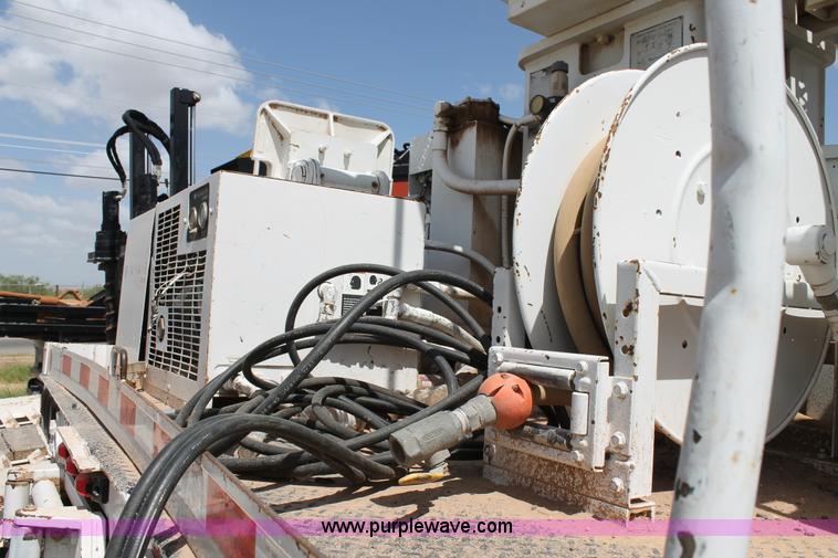 image for item L4264 2000 Chevrolet C8500 digger derrick truck