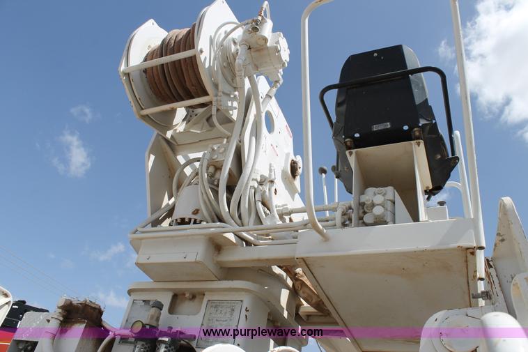 image for item L4264 2000 Chevrolet C8500 digger derrick truck