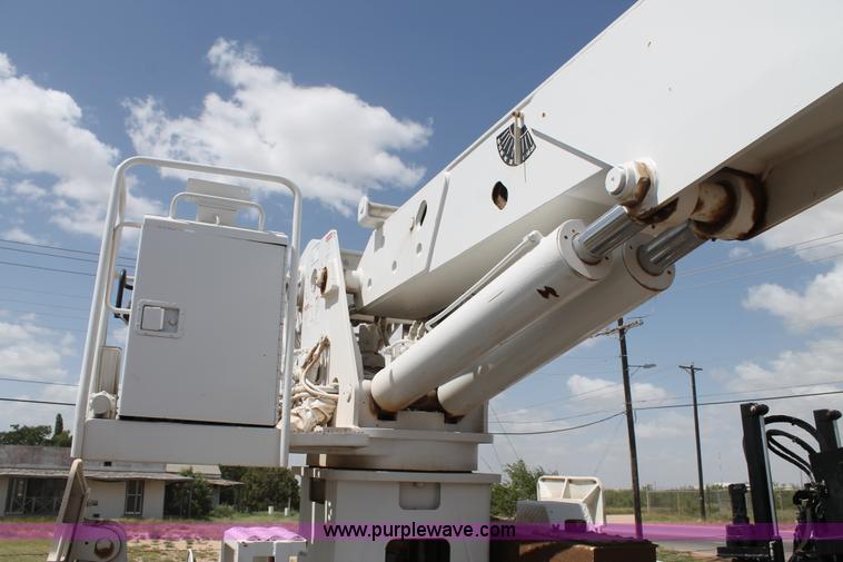 image for item L4264 2000 Chevrolet C8500 digger derrick truck