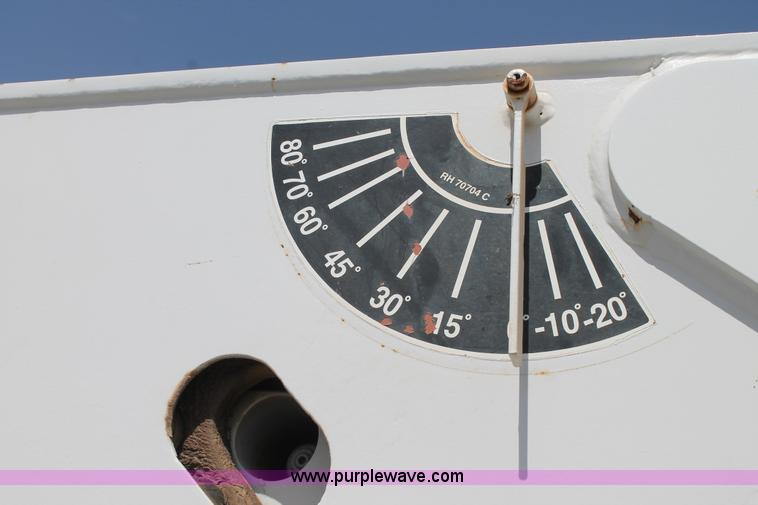 image for item L4264 2000 Chevrolet C8500 digger derrick truck