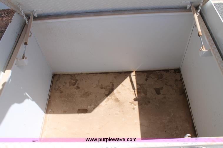 image for item L4264 2000 Chevrolet C8500 digger derrick truck