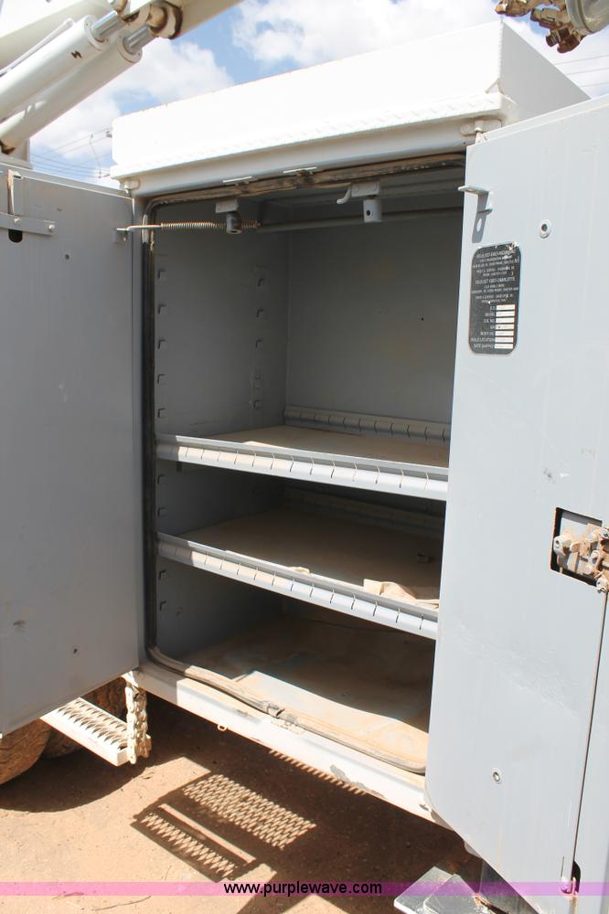 image for item L4264 2000 Chevrolet C8500 digger derrick truck