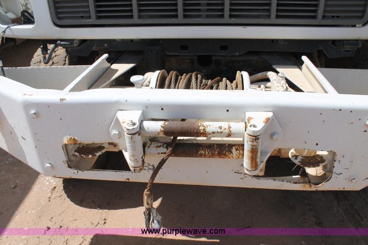 image for item L4264 2000 Chevrolet C8500 digger derrick truck
