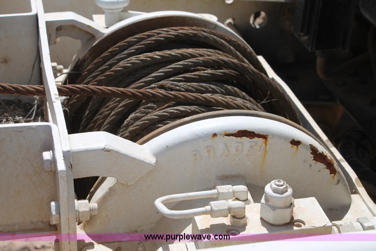 image for item L4264 2000 Chevrolet C8500 digger derrick truck