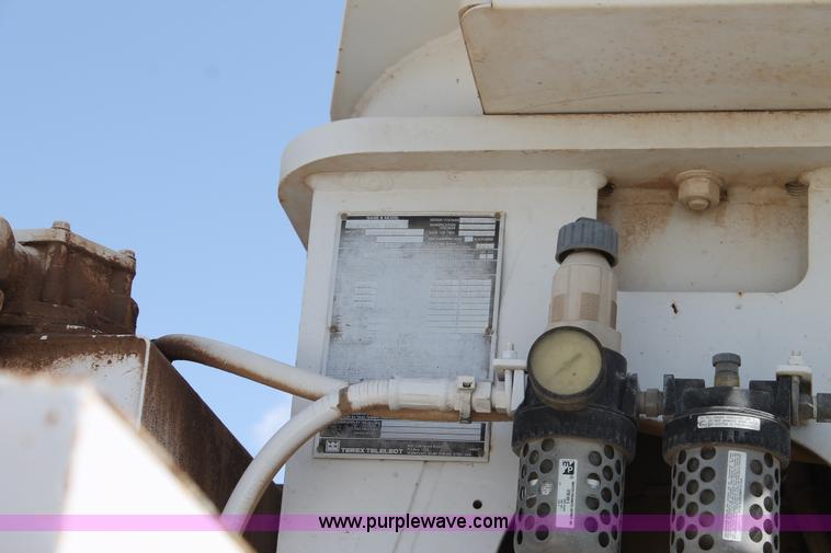 image for item L4264 2000 Chevrolet C8500 digger derrick truck