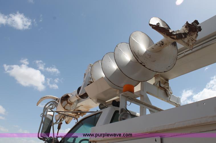 image for item L4264 2000 Chevrolet C8500 digger derrick truck