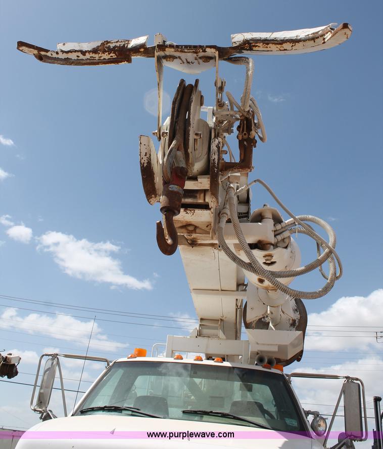 image for item L4264 2000 Chevrolet C8500 digger derrick truck