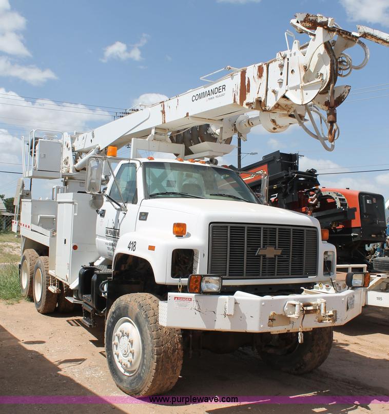 image for item L4264 2000 Chevrolet C8500 digger derrick truck