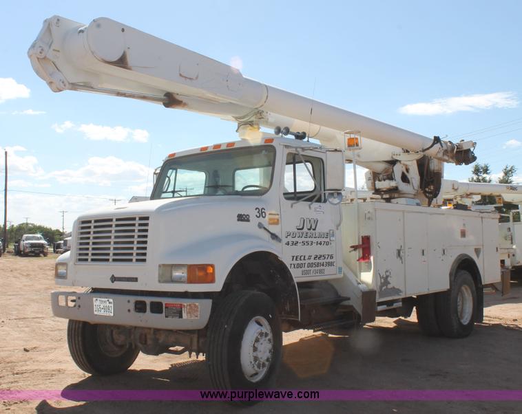 image for item L4265 1998 International 4800 bucket truck