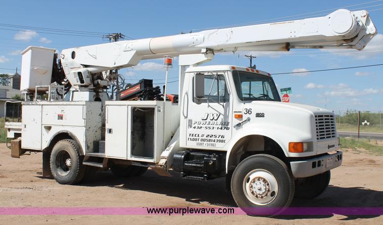 image for item L4265 1998 International 4800 bucket truck