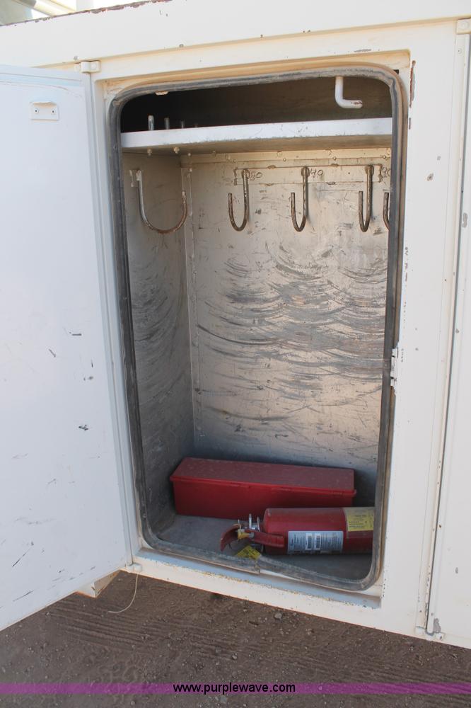 image for item L4265 1998 International 4800 bucket truck