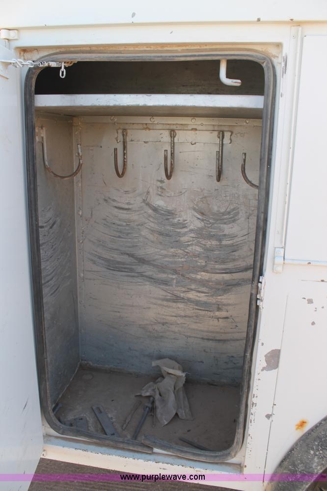 image for item L4265 1998 International 4800 bucket truck