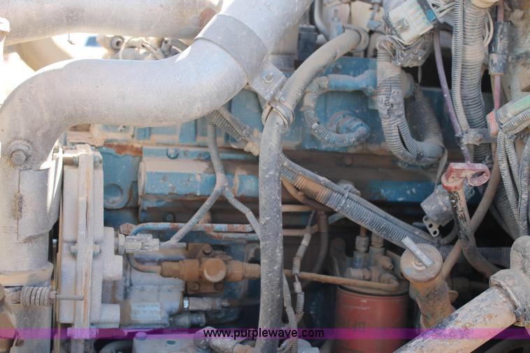 image for item L4265 1998 International 4800 bucket truck