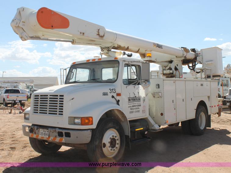 image for item L4266 2001 International 4700 bucket truck