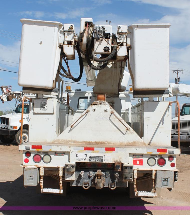 2001 International 4700 bucket truck in Midland, TX | Item L4266 sold